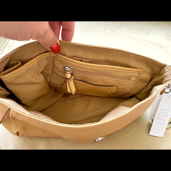 Liz Claiborne Parisian Flap Camel purse NWT - Picture 3 of 5